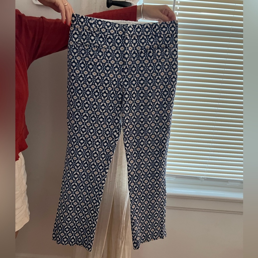 Anthropologie “essential collection” cropped pants; size 6